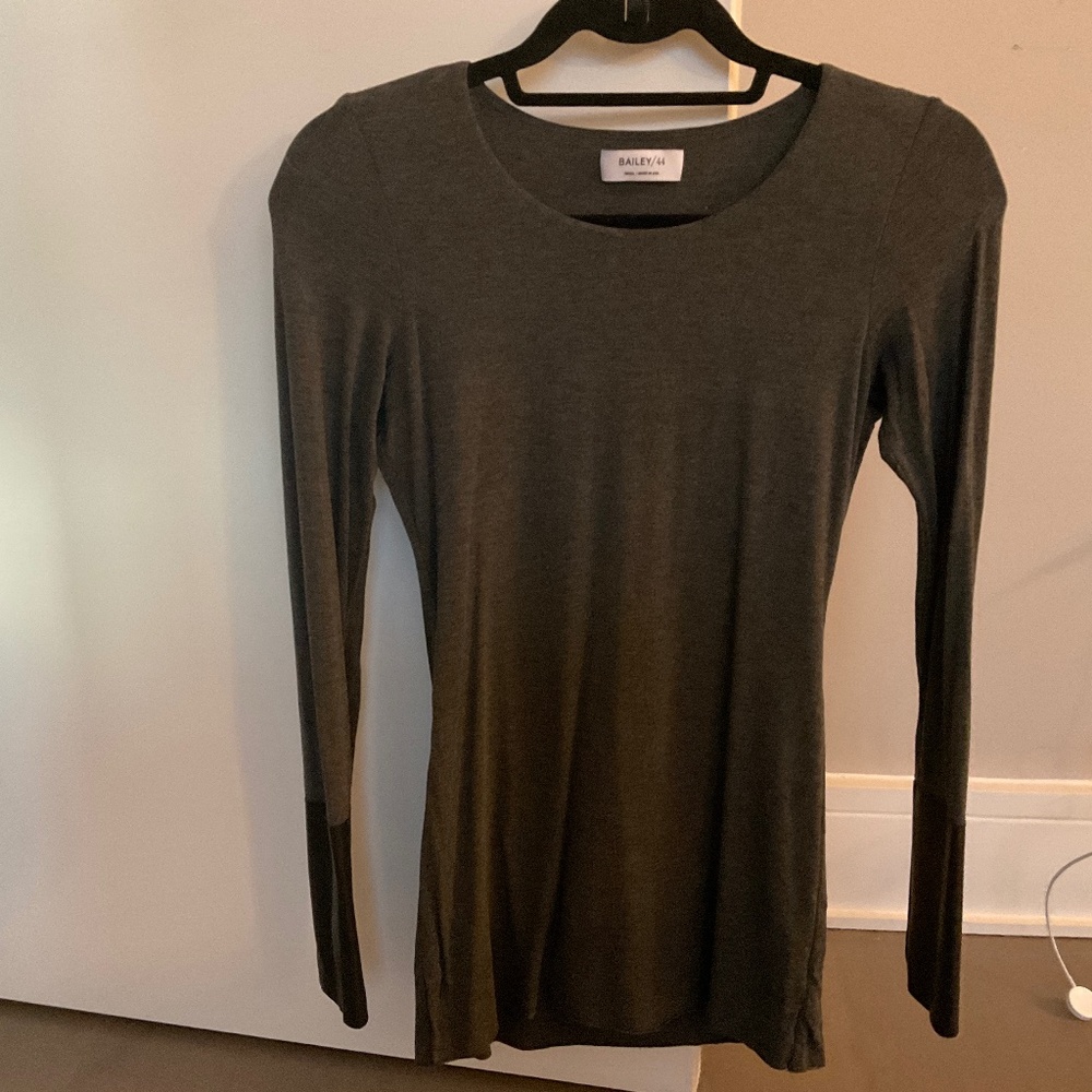 Bailey 44 Top